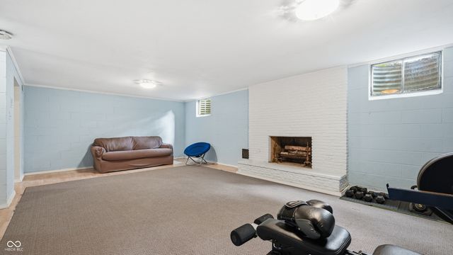 6453 Green Leaves Road, Indianapolis, IN 46220