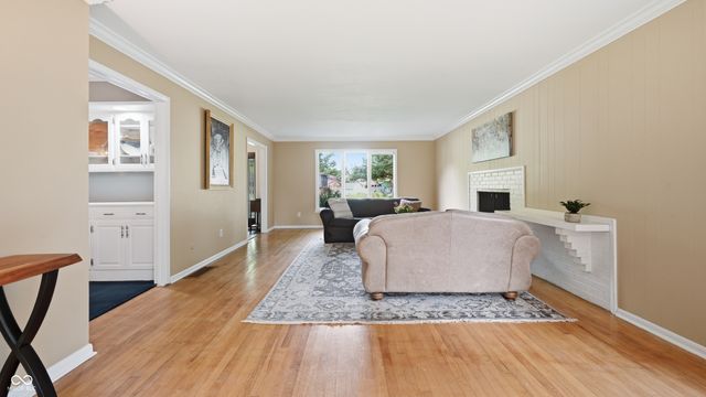 6453 Green Leaves Road, Indianapolis, IN 46220