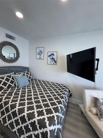 2501 S Ocean Drive PH05, Hollywood, FL 33019