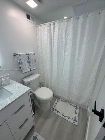 2501 S Ocean Drive PH05, Hollywood, FL 33019