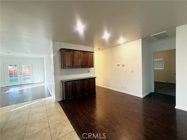 21047 Runnymede Street, Canoga Park (los Angeles), CA 91303