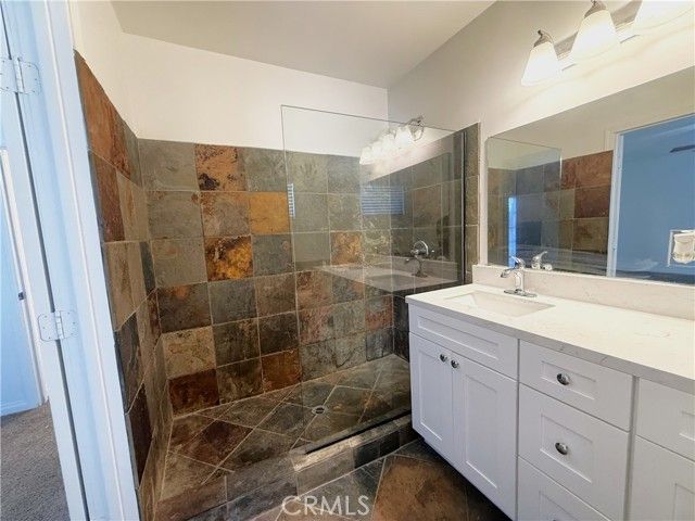 21047 Runnymede Street, Canoga Park (los Angeles), CA 91303