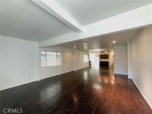 21047 Runnymede Street, Canoga Park (los Angeles), CA 91303