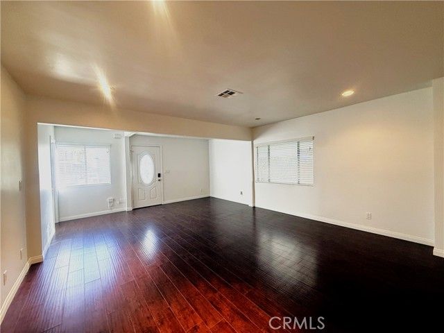 21047 Runnymede Street, Canoga Park (los Angeles), CA 91303