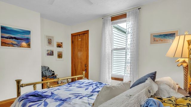 53 Bow 2, Somerville, MA 02143