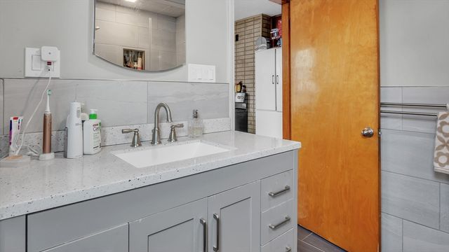 53 Bow 2, Somerville, MA 02143