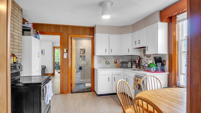 53 Bow 2, Somerville, MA 02143