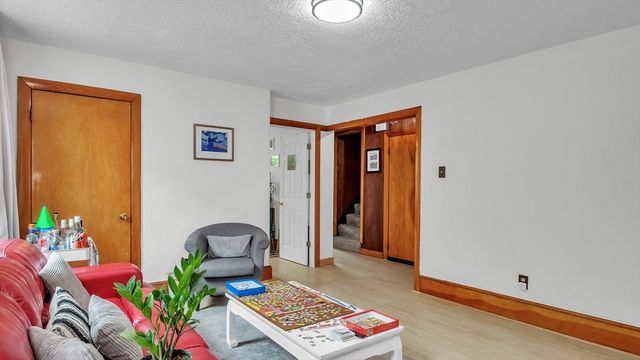 53 Bow 2, Somerville, MA 02143