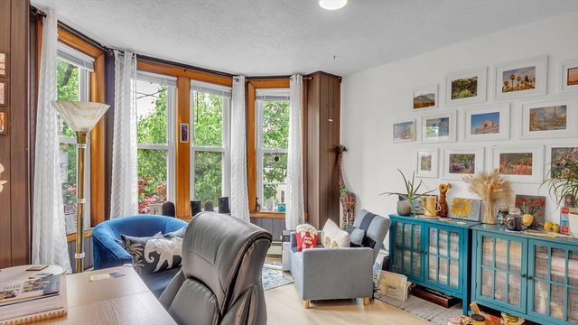 53 Bow 2, Somerville, MA 02143