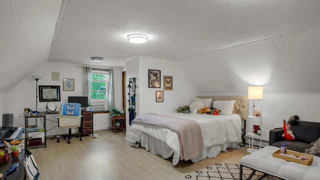 53 Bow 2, Somerville, MA 02143