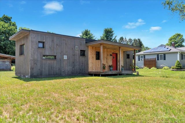 868 Falls Road, Shelburne, VT 05482