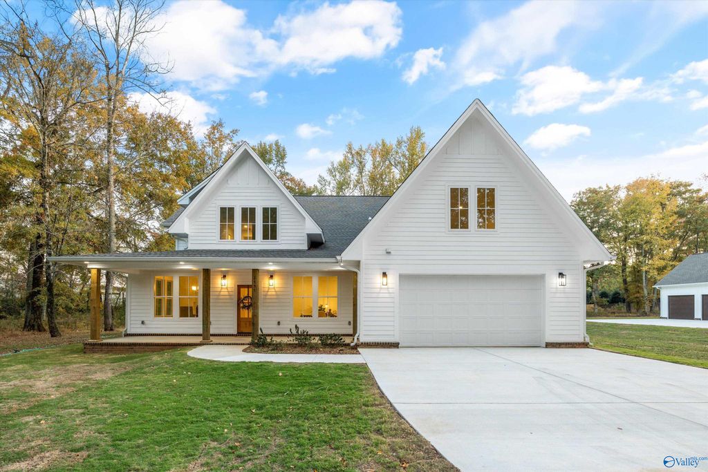 2737 C Jeff Road, Harvest, AL 35749