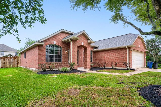 548 Small Cedar Drive, League City, TX 77573