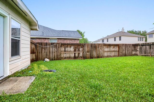 548 Small Cedar Drive, League City, TX 77573