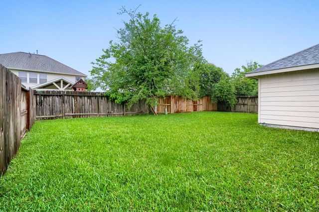 548 Small Cedar Drive, League City, TX 77573