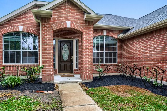 548 Small Cedar Drive, League City, TX 77573