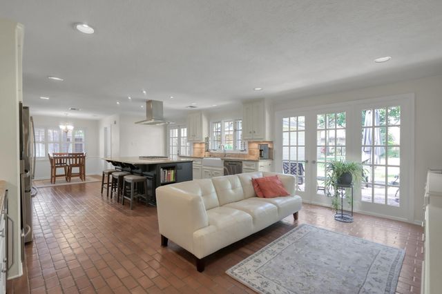 5810 Olympia Fields Lane, Houston, TX 77069