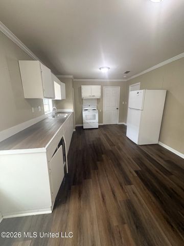 105 Mckinnon Street, Petal, MS 39465