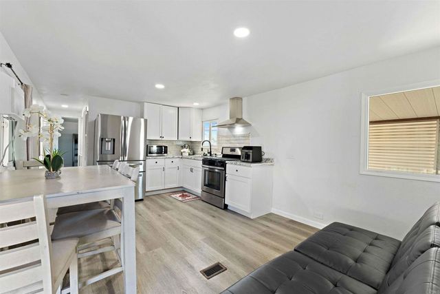 1202 Borden Rd. 5, Escondido, CA 92026