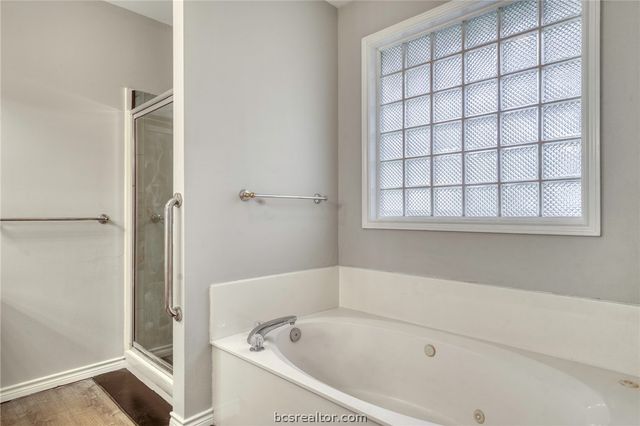 602 Clovis Court, College Station, TX 77845