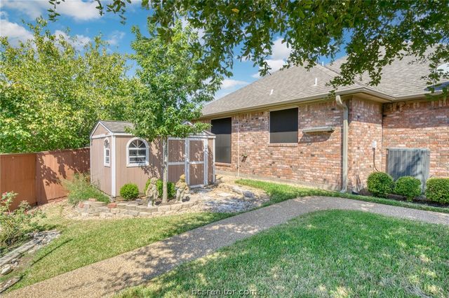 602 Clovis Court, College Station, TX 77845