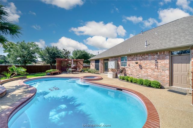 602 Clovis Court, College Station, TX 77845