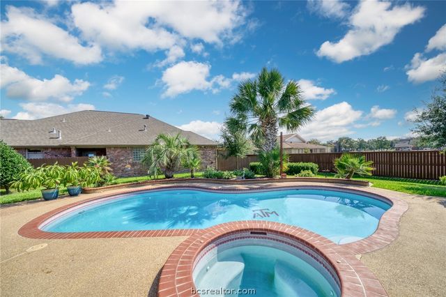 602 Clovis Court, College Station, TX 77845
