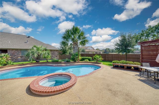 602 Clovis Court, College Station, TX 77845
