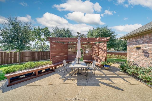 602 Clovis Court, College Station, TX 77845