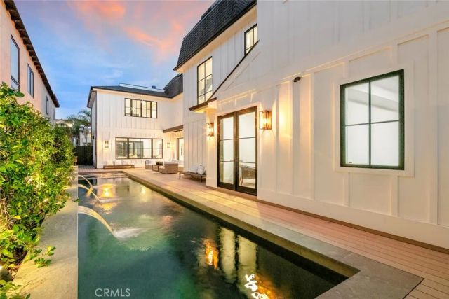 521 12th, Huntington Beach, CA 92648