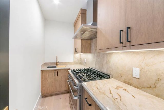 521 12th, Huntington Beach, CA 92648