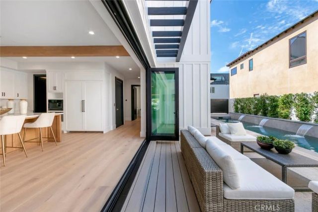 521 12th, Huntington Beach, CA 92648