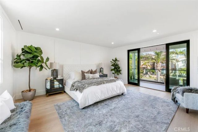 521 12th, Huntington Beach, CA 92648