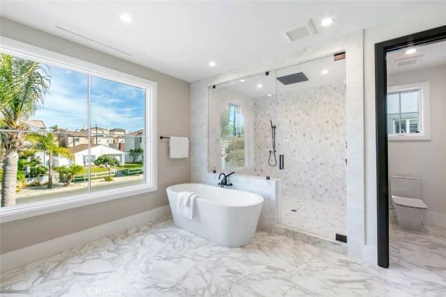 521 12th, Huntington Beach, CA 92648