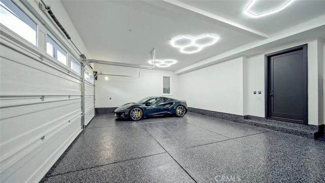 521 12th, Huntington Beach, CA 92648