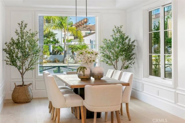 521 12th, Huntington Beach, CA 92648