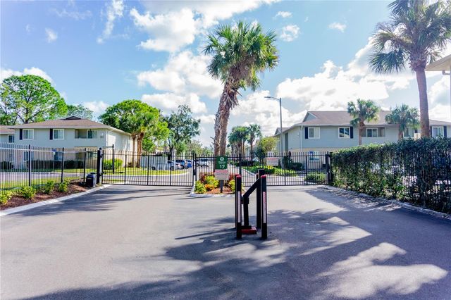 221 RED CEDAR PLACE 221, Brandon, FL 33510