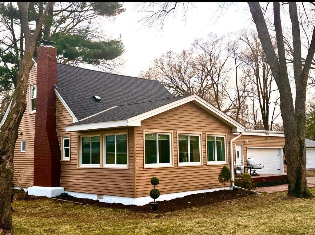 1818 3rd Street, White Bear Lake, MN 55110