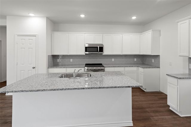 1882 Redwood Lane, Dayton, TX 77535