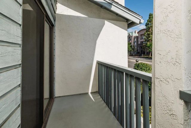 4085 Crystal Dawn 201, San Diego, CA 92122