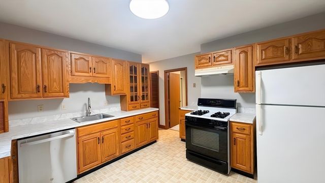 45 Columbus Ave 2, Waltham, MA 02451