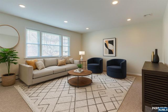 15 Sanford Street 2nd Floor, Clifton, NJ 07011