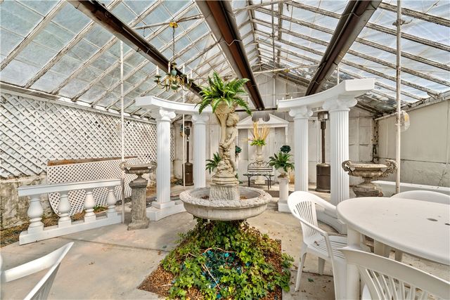 305-307 S Sixth St, West Newton, PA 15089