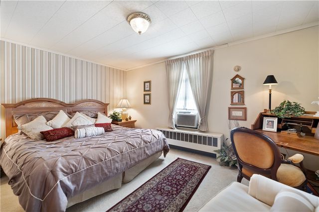 305-307 S Sixth St, West Newton, PA 15089