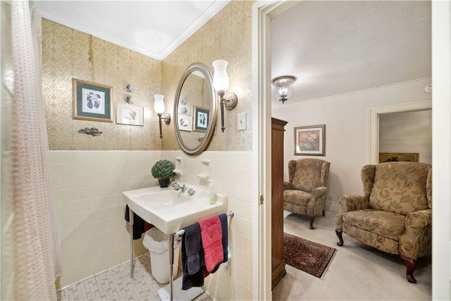 305-307 S Sixth St, West Newton, PA 15089