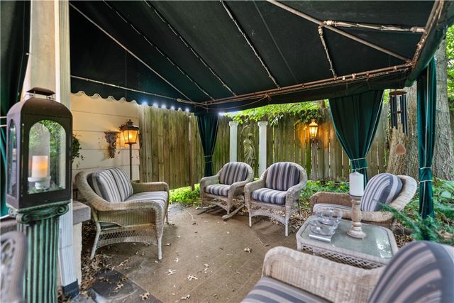 305-307 S Sixth St, West Newton, PA 15089