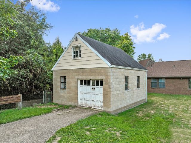 305-307 S Sixth St, West Newton, PA 15089