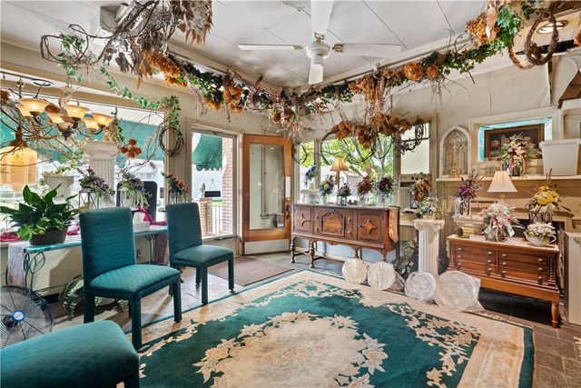 305-307 S Sixth St, West Newton, PA 15089