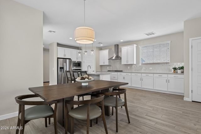 1939 W LARIAT Lane, Phoenix, AZ 85085