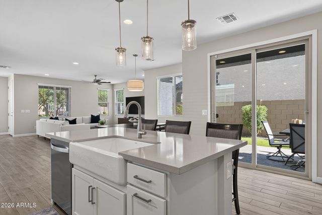 1939 W LARIAT Lane, Phoenix, AZ 85085